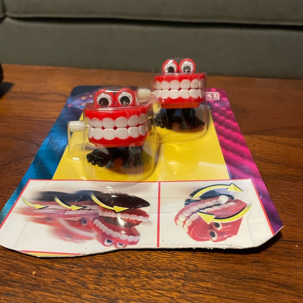 🦷 Chattering Teeth Gag Classic Joke Free Add on To Any Bundle 🦷
